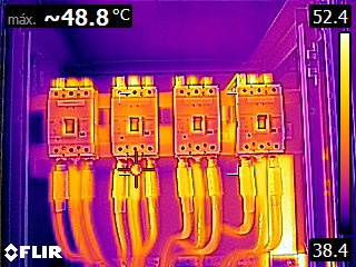 Inspeção termográfica de quadro elétrico com câmera FLIR